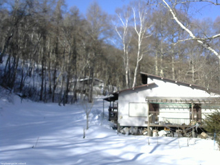 長野県菅平高原 ゆたか山荘 西側(坂上) 2026/02/21 08:15