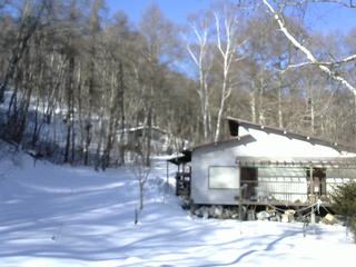 長野県菅平高原 ゆたか山荘 西側(坂上) 2026/02/21 08:30