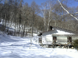 長野県菅平高原 ゆたか山荘 西側(坂上) 2026/02/21 10:00
