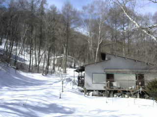 長野県菅平高原 ゆたか山荘 西側(坂上) 2026/02/21 11:15