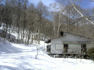 長野県菅平高原 ゆたか山荘 西側(坂上) 2026/02/21 11:45