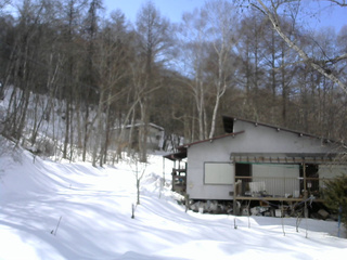 長野県菅平高原 ゆたか山荘 西側(坂上) 2026/02/21 14:00