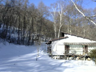 長野県菅平高原 ゆたか山荘 西側(坂上) 2026/02/22 08:00