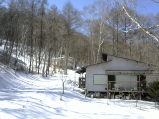 長野県菅平高原 ゆたか山荘 西側(坂上) 2026/02/22 12:15