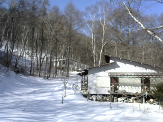 長野県菅平高原 ゆたか山荘 西側(坂上) 2026/02/23 09:30
