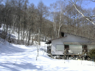 長野県菅平高原 ゆたか山荘 西側(坂上) 2026/02/23 11:15