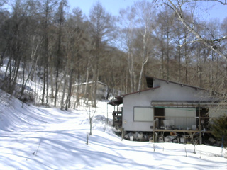 長野県菅平高原 ゆたか山荘 西側(坂上) 2026/02/23 12:45