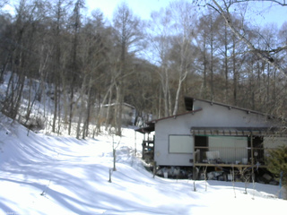長野県菅平高原 ゆたか山荘 西側(坂上) 2026/02/23 13:45