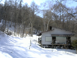 長野県菅平高原 ゆたか山荘 西側(坂上) 2026/02/23 14:00