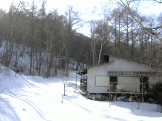 長野県菅平高原 ゆたか山荘 西側(坂上) 2026/02/23 15:00