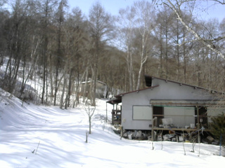 長野県菅平高原 ゆたか山荘 西側(坂上) 2026/02/24 12:15