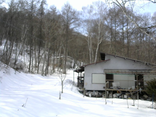 長野県菅平高原 ゆたか山荘 西側(坂上) 2026/02/24 12:45