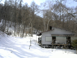 長野県菅平高原 ゆたか山荘 西側(坂上) 2026/02/24 13:45