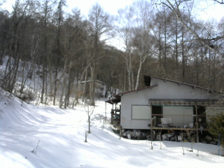 長野県菅平高原 ゆたか山荘 西側(坂上) 2026/02/24 14:00