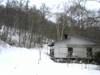 長野県菅平高原 ゆたか山荘 西側(坂上) 2026/02/25 07:45