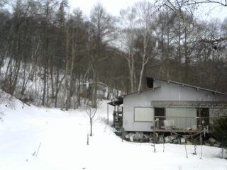 長野県菅平高原 ゆたか山荘 西側(坂上) 2026/02/25 08:30
