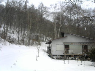 長野県菅平高原 ゆたか山荘 西側(坂上) 2026/02/25 08:45