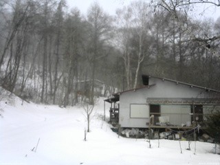 長野県菅平高原 ゆたか山荘 西側(坂上) 2026/02/25 09:30