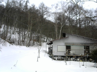 長野県菅平高原 ゆたか山荘 西側(坂上) 2026/02/25 16:00