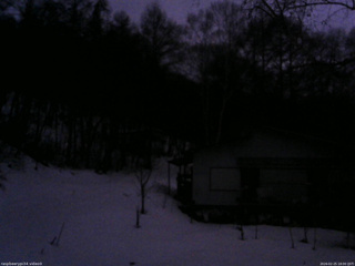 長野県菅平高原 ゆたか山荘 西側(坂上) 2026/02/25 18:00