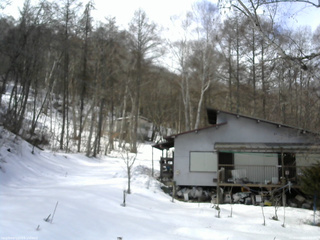 長野県菅平高原 ゆたか山荘 西側(坂上) 2026/02/26 12:45