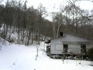 長野県菅平高原 ゆたか山荘 西側(坂上) 2026/02/26 13:00