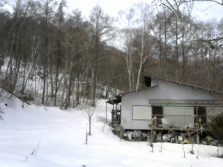 長野県菅平高原 ゆたか山荘 西側(坂上) 2026/02/27 11:00