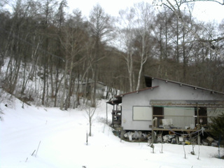 長野県菅平高原 ゆたか山荘 西側(坂上) 2026/02/27 11:30