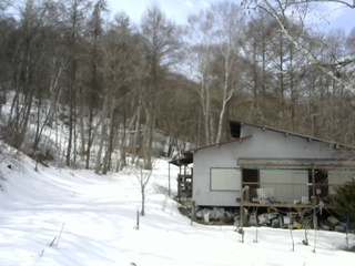 長野県菅平高原 ゆたか山荘 西側(坂上) 2026/02/27 12:15