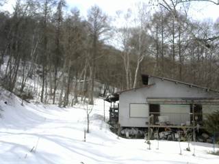 長野県菅平高原 ゆたか山荘 西側(坂上) 2026/02/27 13:15