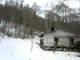 長野県菅平高原 ゆたか山荘 西側(坂上) 2026/02/27 14:00