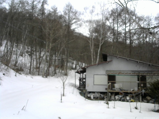 長野県菅平高原 ゆたか山荘 西側(坂上) 2026/02/27 16:00