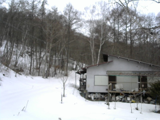 長野県菅平高原 ゆたか山荘 西側(坂上) 2026/02/27 17:00