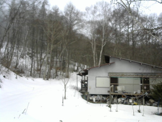 長野県菅平高原 ゆたか山荘 西側(坂上) 2026/02/28 08:30