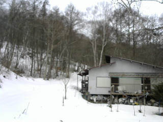 長野県菅平高原 ゆたか山荘 西側(坂上) 2026/02/28 09:15