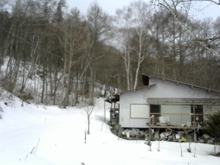 長野県菅平高原 ゆたか山荘 西側(坂上) 2026/02/28 09:30