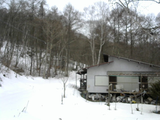 長野県菅平高原 ゆたか山荘 西側(坂上) 2026/02/28 14:45