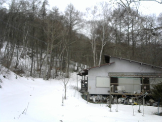 長野県菅平高原 ゆたか山荘 西側(坂上) 2026/02/28 15:45