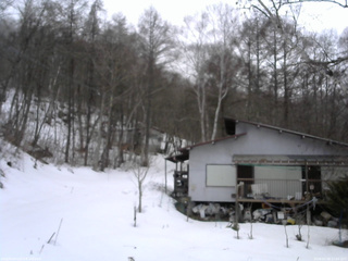 長野県菅平高原 ゆたか山荘 西側(坂上) 2026/02/28 17:00