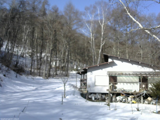 長野県菅平高原 ゆたか山荘 西側(坂上) 2026/03/01 09:00