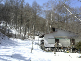 長野県菅平高原 ゆたか山荘 西側(坂上) 2026/03/01 11:15