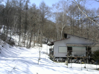 長野県菅平高原 ゆたか山荘 西側(坂上) 2026/03/01 12:30