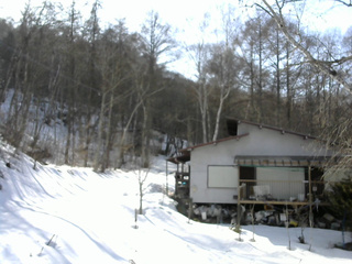 長野県菅平高原 ゆたか山荘 西側(坂上) 2026/03/01 14:45