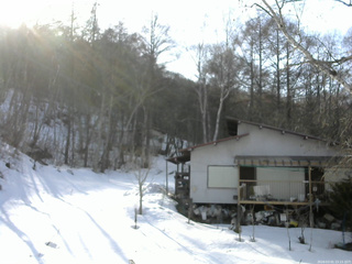 長野県菅平高原 ゆたか山荘 西側(坂上) 2026/03/01 15:15