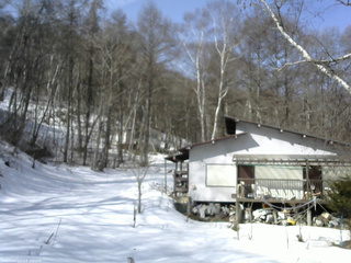 長野県菅平高原 ゆたか山荘 西側(坂上) 2026/03/02 09:45