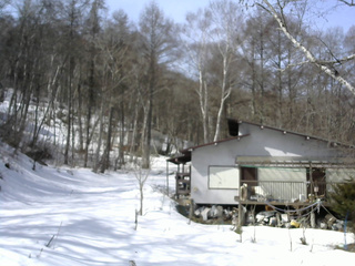 長野県菅平高原 ゆたか山荘 西側(坂上) 2026/03/02 10:45