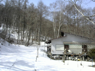 長野県菅平高原 ゆたか山荘 西側(坂上) 2026/03/02 11:00