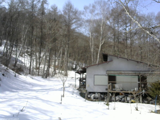 長野県菅平高原 ゆたか山荘 西側(坂上) 2026/03/02 11:45