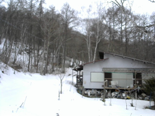 長野県菅平高原 ゆたか山荘 西側(坂上) 2026/03/02 17:15