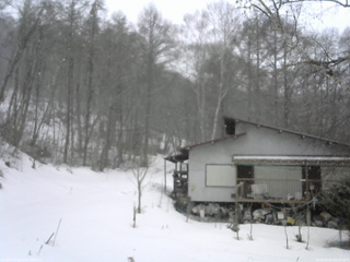 長野県菅平高原 ゆたか山荘 西側(坂上) 2026/03/03 08:00